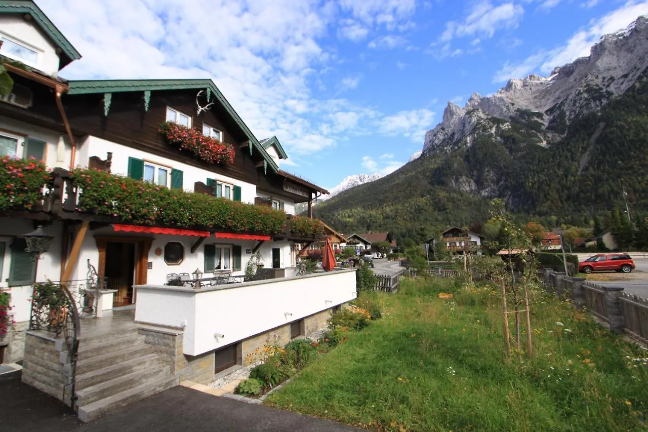 Gaestehaus Sonnenheim Mittenwald Penzion