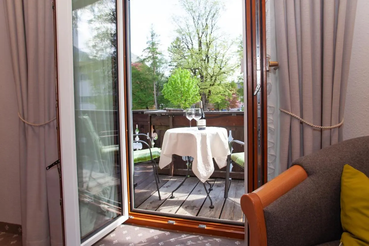 Guest house Gaestehaus Sonnenheim Mittenwald