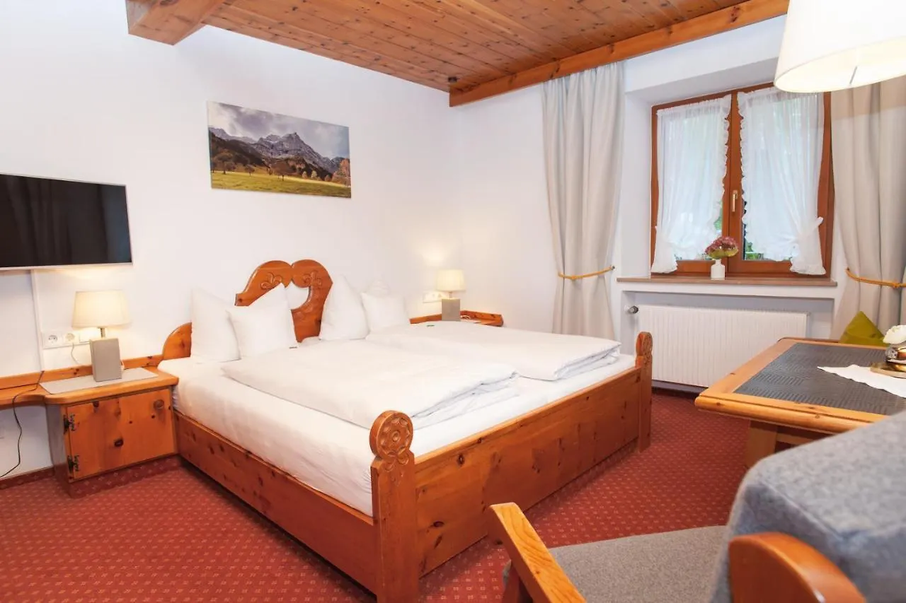 Guest house Gaestehaus Sonnenheim Mittenwald